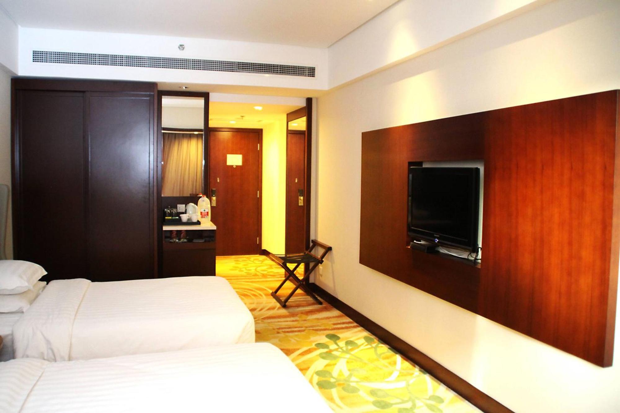 Hotel Ramada By Wyndham Beijing Airport Shunyi Exterior foto